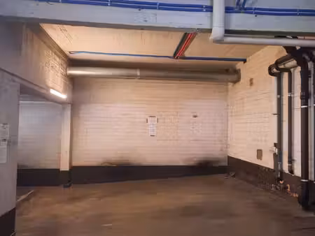 2 places dans un garage sécurisé à louer à etterbeek