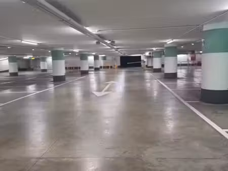 garage sous la grand-place de lln idéal pour stockage