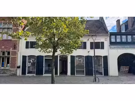 bâtiment commercial à louer à mol pour € 1.100