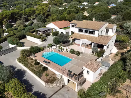 villa de luxe à vendre à cavalaire-sur-mer
