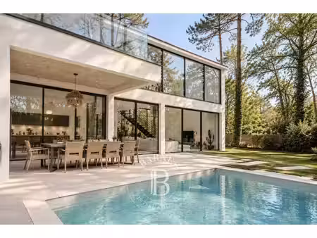villa de luxe à vendre dans le quartier aiguillon-port