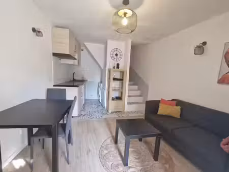 location meublée appartement 2 pièces 30.82 m² à mirabeau (84120)  630 €