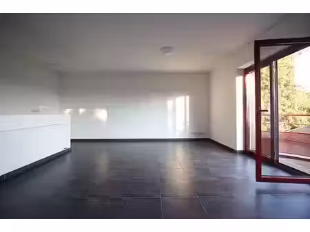 appartement récent dans un quartier résidentiel