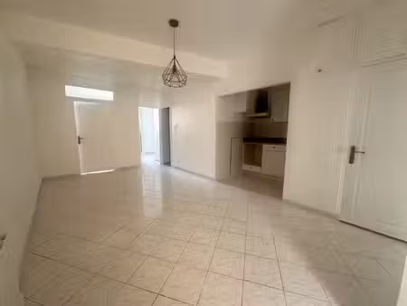 appartement t3 à louer à cassis  centre ville