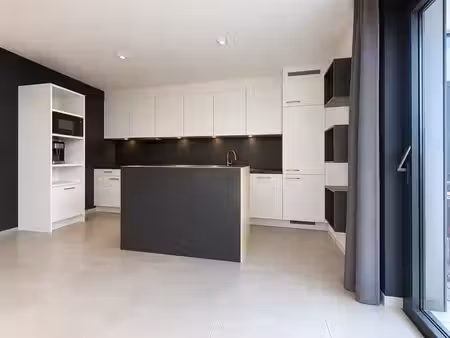 chouette appartement 2 chambres avec terrasse