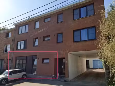 appartement 2 chambres avec cour et garage