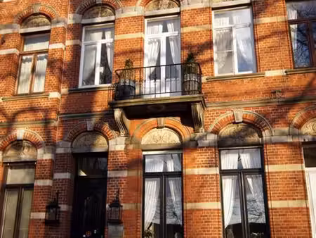 maison de ville majestueuse au centre de louvain