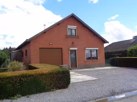 belle villa 4 façades avec garage et jardin