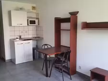 location meublée appartement 1 pièce 18 m² à cergy (95000)  550 €
