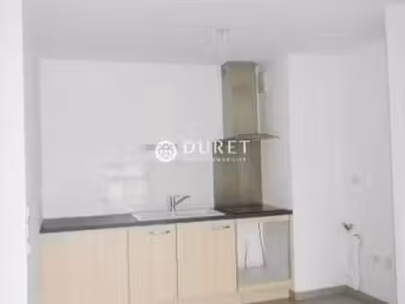location appartement 3 pièces à la roche-sur-yon la grimaudière (85000) : à louer 3 pièces