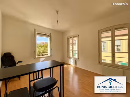 studio 1 pièce 25 m²