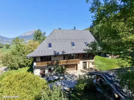maison 259 m² école