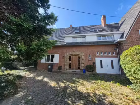 gembloux spacieuse maison 3 façades avec jardin