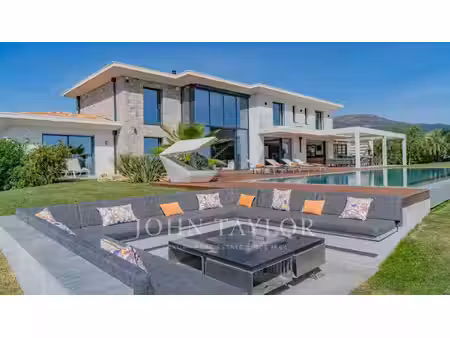 maison de luxe à vendre dans le quartier nord