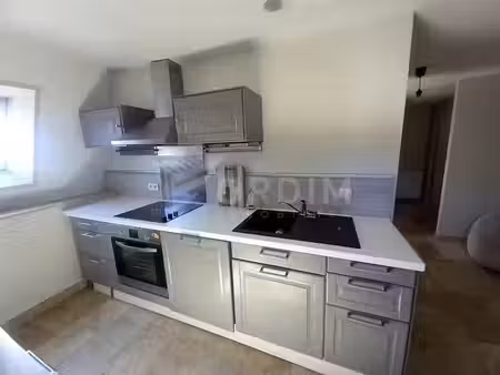 location appartement 2 pièces 51 m² à avallon (89200)  516 €