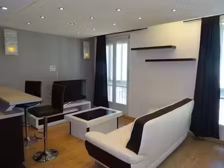 location meublée appartement 2 pièces 49.15 m² à brest (29200)  610 €