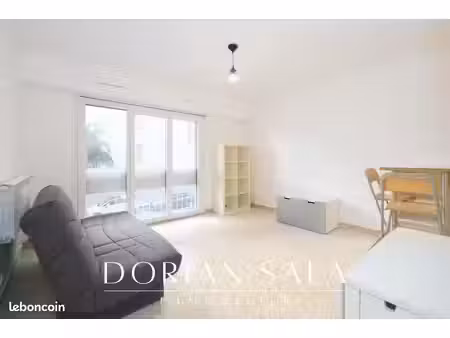 studio 1 pièce 27 m²