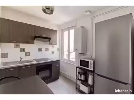 ? t3 meublé 60 m² – centre de saint-chamond – calme & prêt à vivre