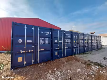 loue box de stockage / garde-meuble sécurisé — 30 m