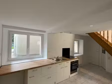 maison à louer 3 chambres gennes sur glaize