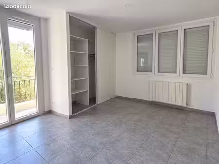 f4 à louer
