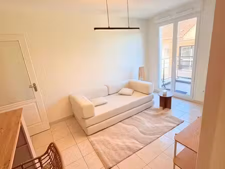 t1 bis meublé de 34 m² avec terrasse et parking