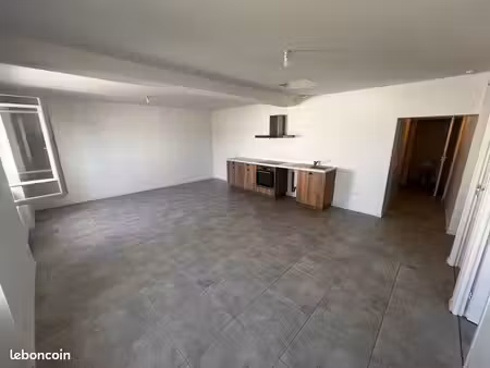 appartement t3 avec jardinet et garage