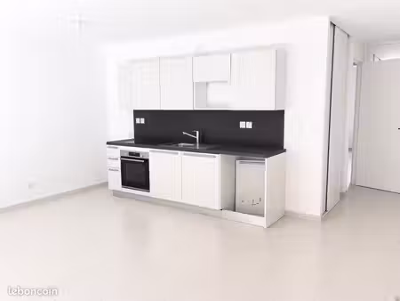 t2 57 m² + terrasse – le rouet / prado – marseille 8e