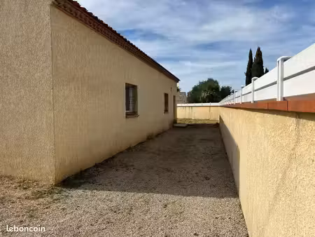 je loue un t3 deux chambres  salon  cuisine et salle salle d’eau