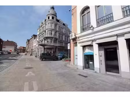 rez-de-chaussée commercial à louer à tournai