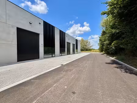 dans le parc qualitis à enghien  3 unités pme à vendre