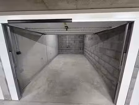 location garage box et parking à saint-malo (35400) : à louer / 15m² saint-malo