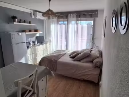 studio rénové  climatisé proche des thermes