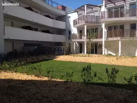 studio 1 pièce 30 m²