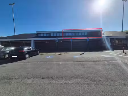 espace bureaux très bien situé à saint-ghilsain