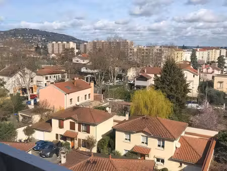 t 2 meublé de 47 m² avec vue