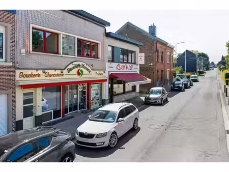 maison de commerce idéalement située à boncelles !