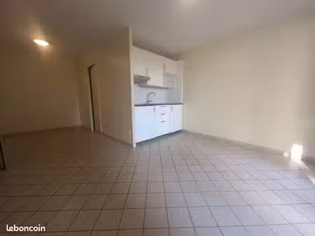 studio 1 pièce 26 m²