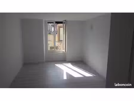 appartement . 3 pièces . 65 m²