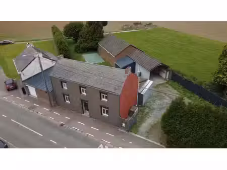 maison avec garage/entrepôt