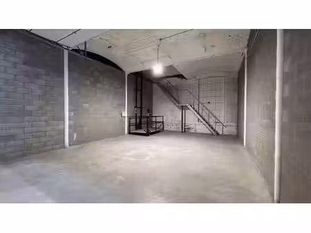 verviers – entrepôt 384 m² avec monte-charge