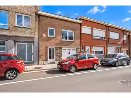 maison idéalement situé à ans