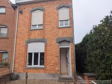 belle maison semi-mitoyenne 3 chambres et panneaux solaires