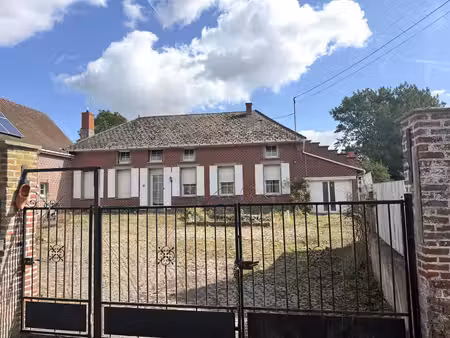 maison avec prairie et grand parking