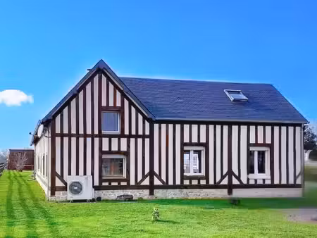 confortable et spacieuse maison normande avec piscine