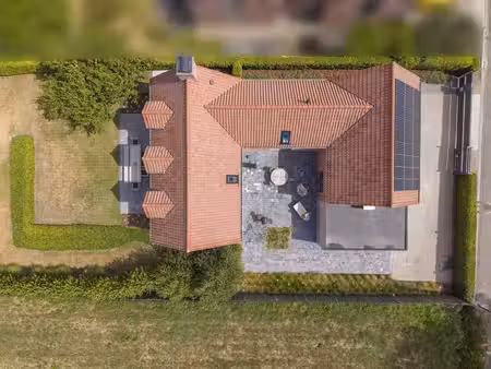 belle villa (2010) dans un cadre verdoyant à hérinnes/pecq