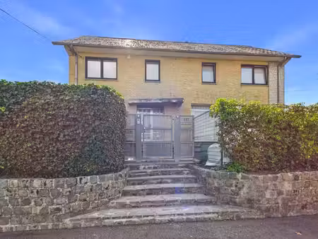 villa 5 chambres avec bureaux et double garage