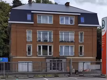 superbe appartement complètement rénové.