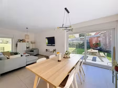 maison 2 chambres avec jardin et garage ! libre le 1er déce