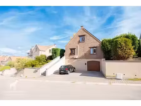 villa de 5 chambres à louer à la hestre